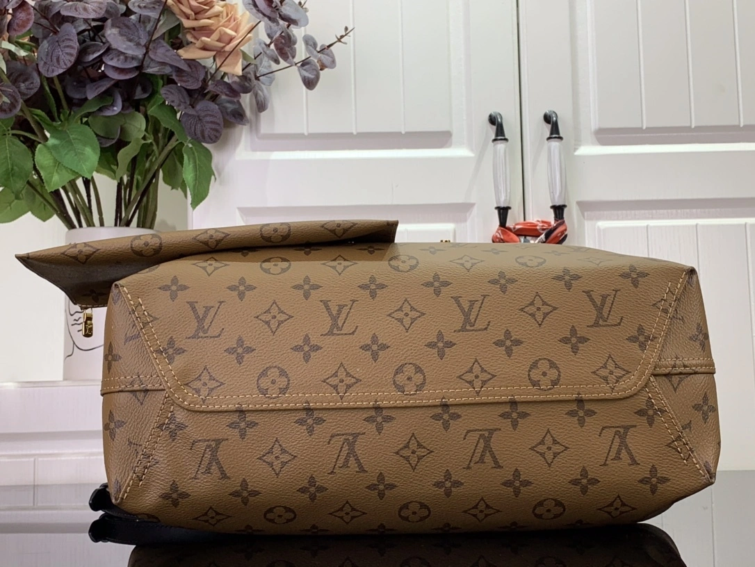MOMO-- M46821 Atlantis Monogram item:C-B063K2204R