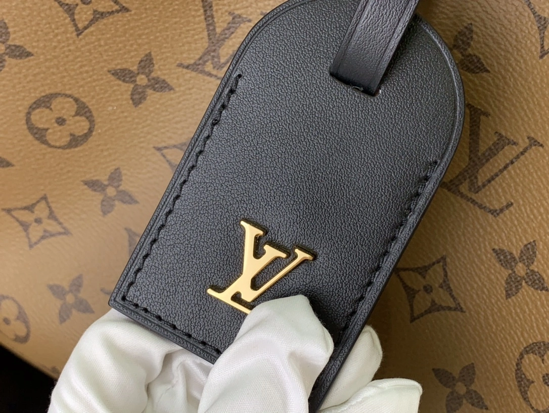 MOMO-- M46821 Atlantis Monogram item:C-B063K2204R