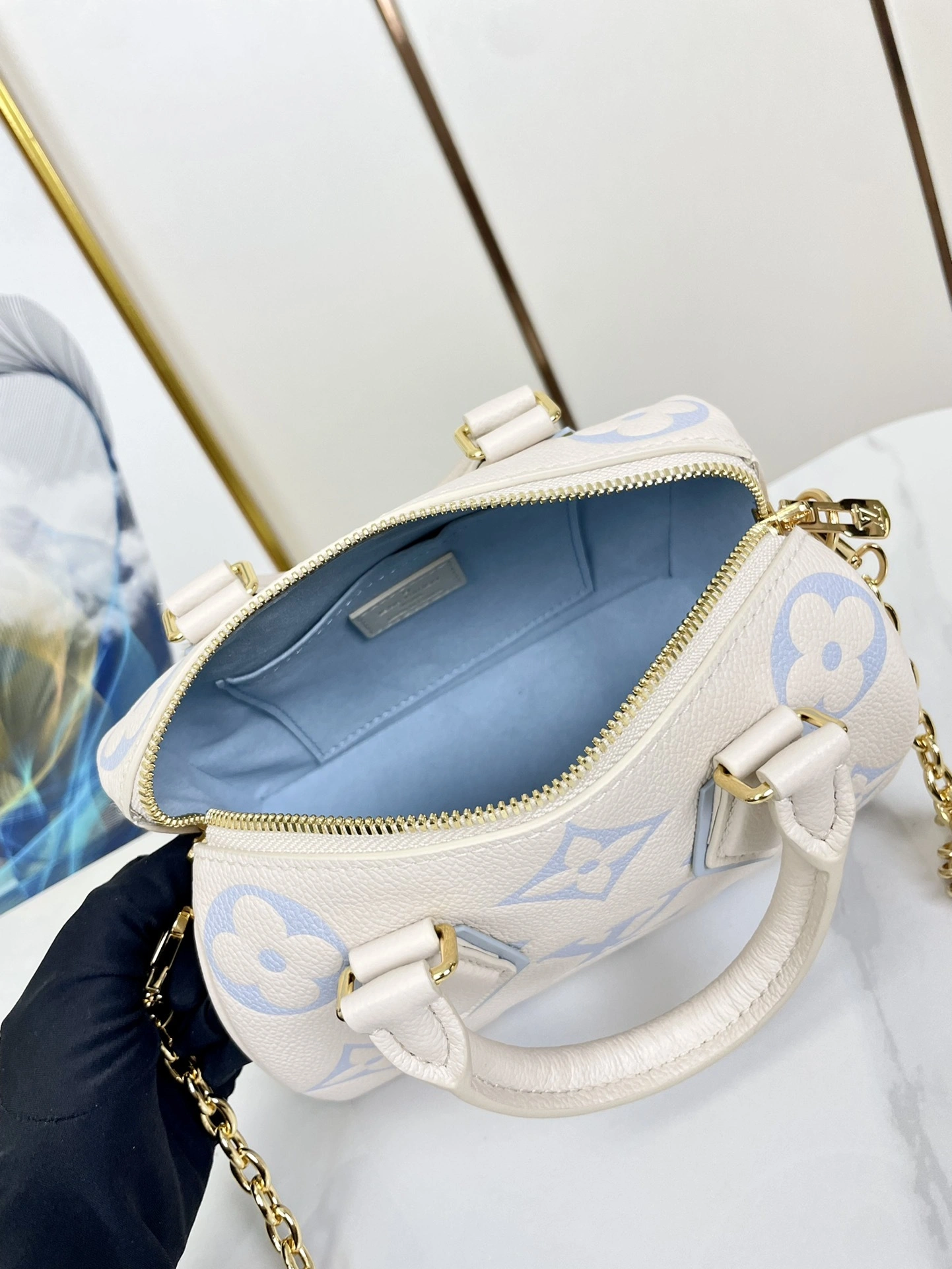 &MOMO-- M46883 item:D-B000A1559