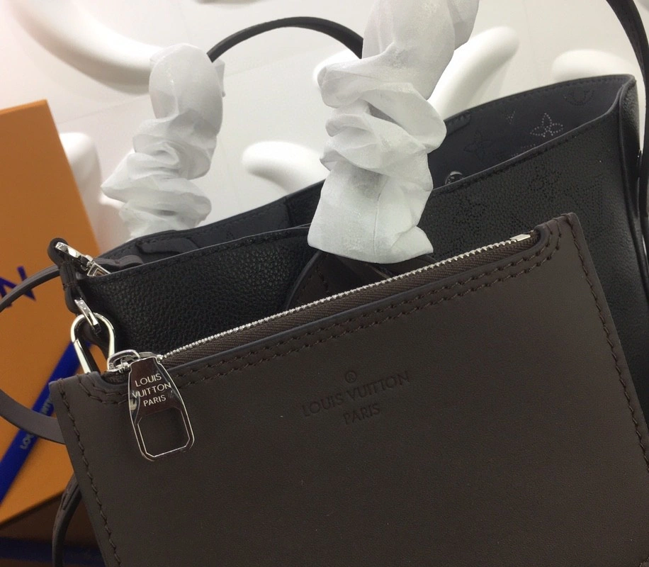 MOMO-- M54353 Calfskin item : A-B00H0363