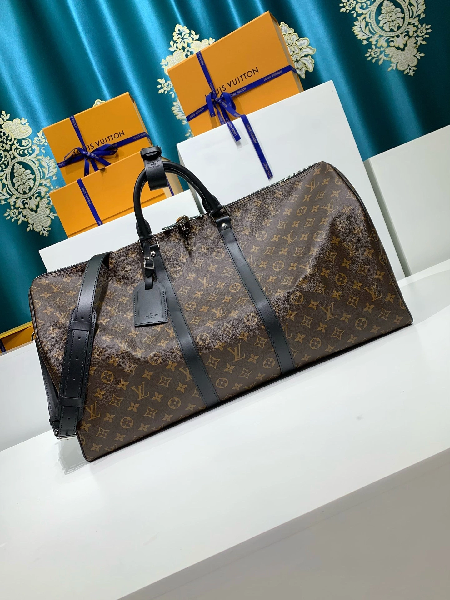 MOMO-- M56714 item：C-B063F0913R