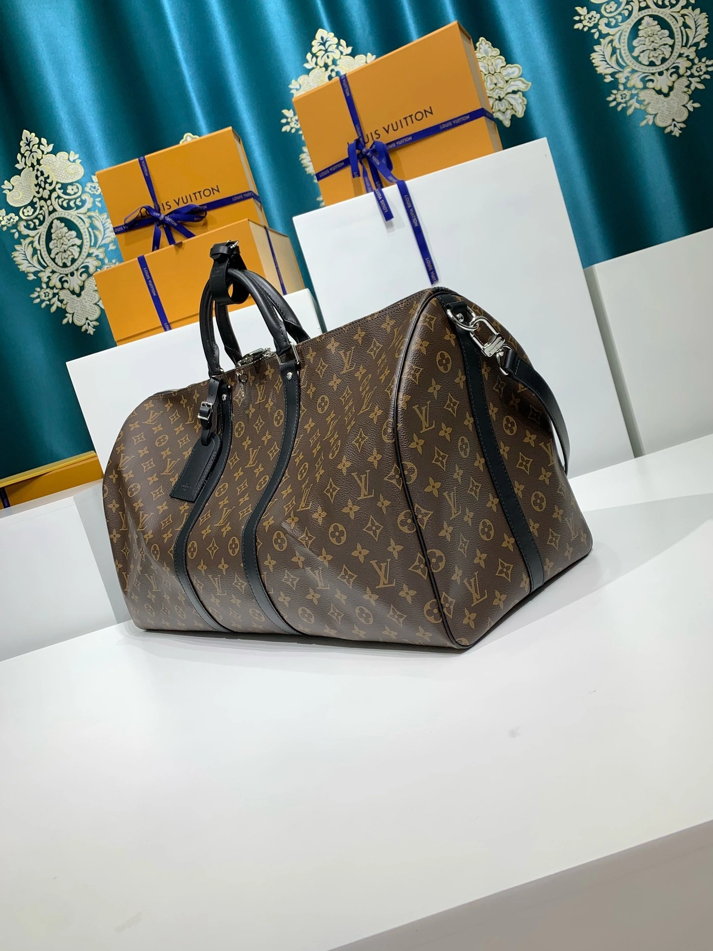 MOMO-- M56714 item：C-B063F0913R