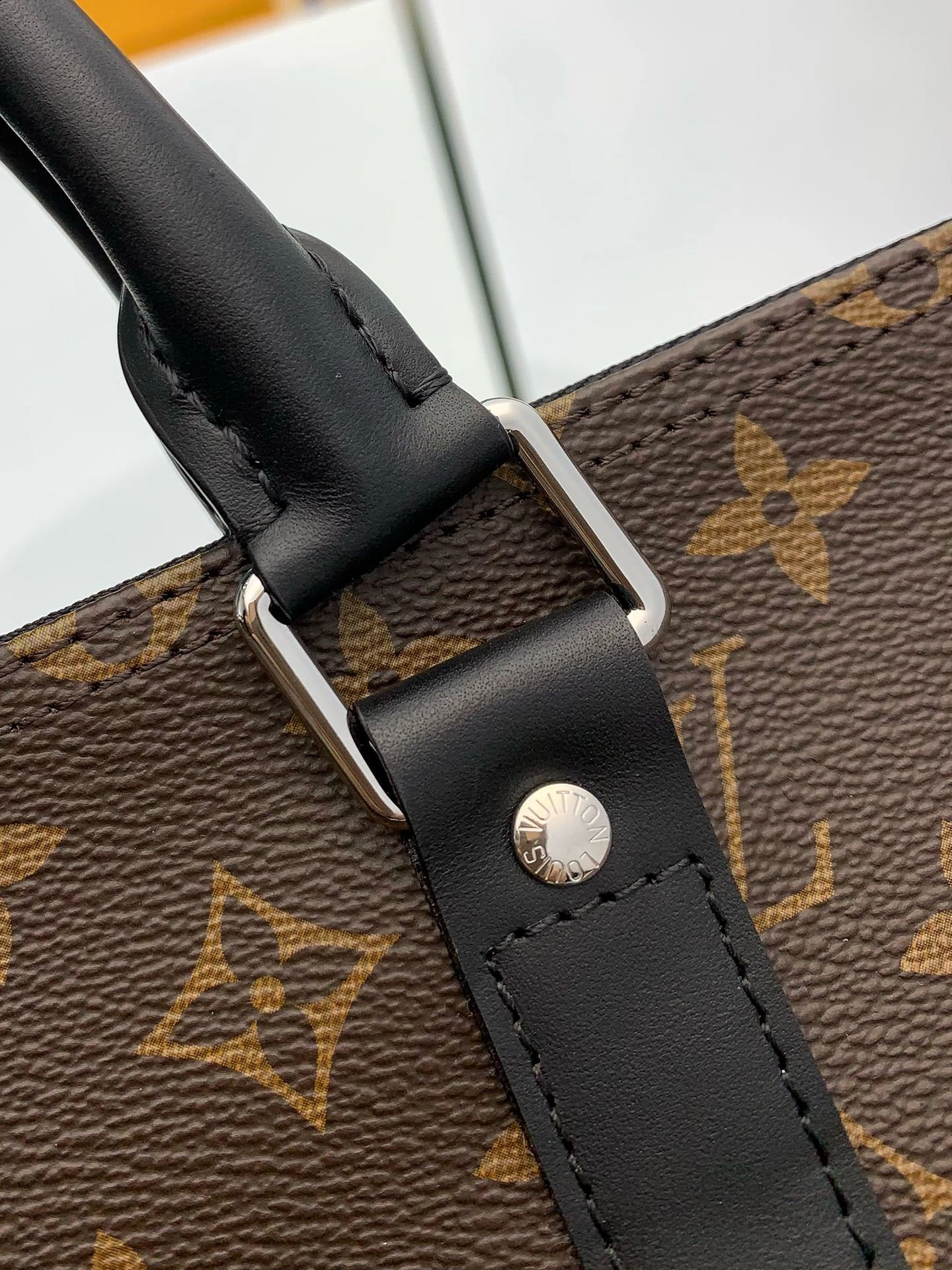 MOMO-- M56714 item：C-B063F0913R