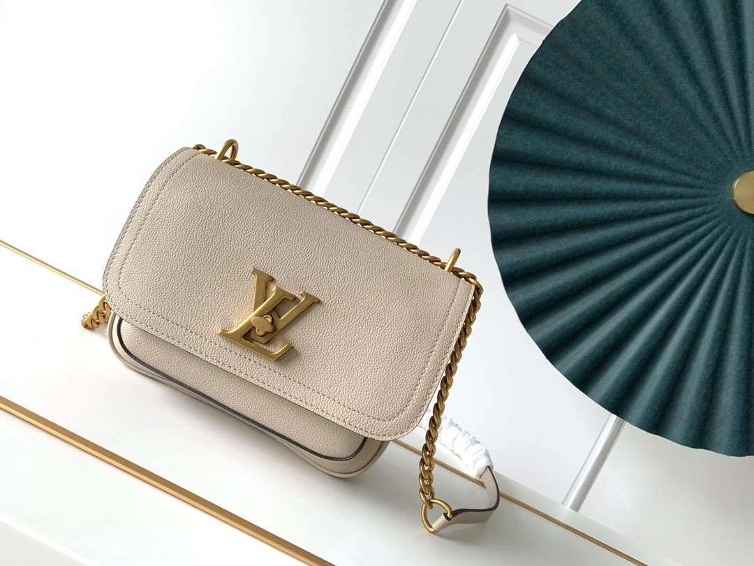 *MOMO-- M57072 cowhide item : A-B00G3021