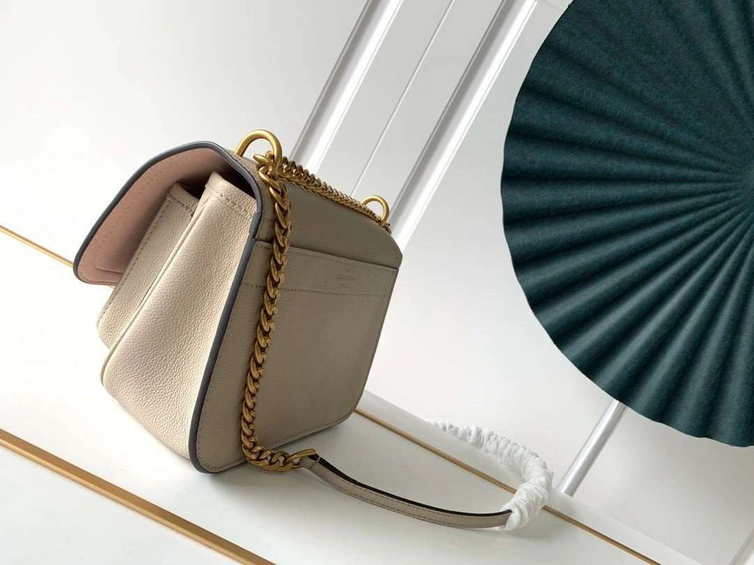 *MOMO-- M57072 cowhide item : A-B00G3021