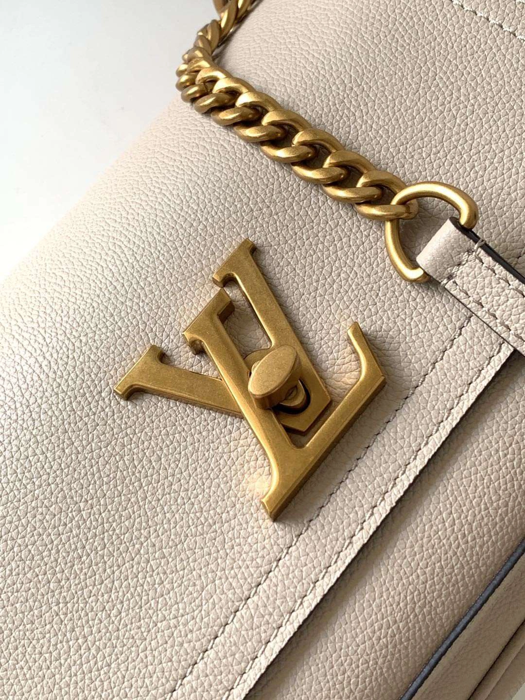 *MOMO-- M57072 cowhide item : A-B00G3021