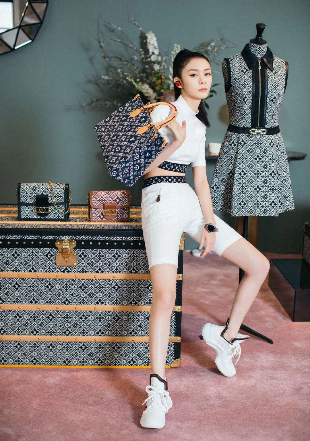 MOMO-- M57396 45039 item :174B70E1802