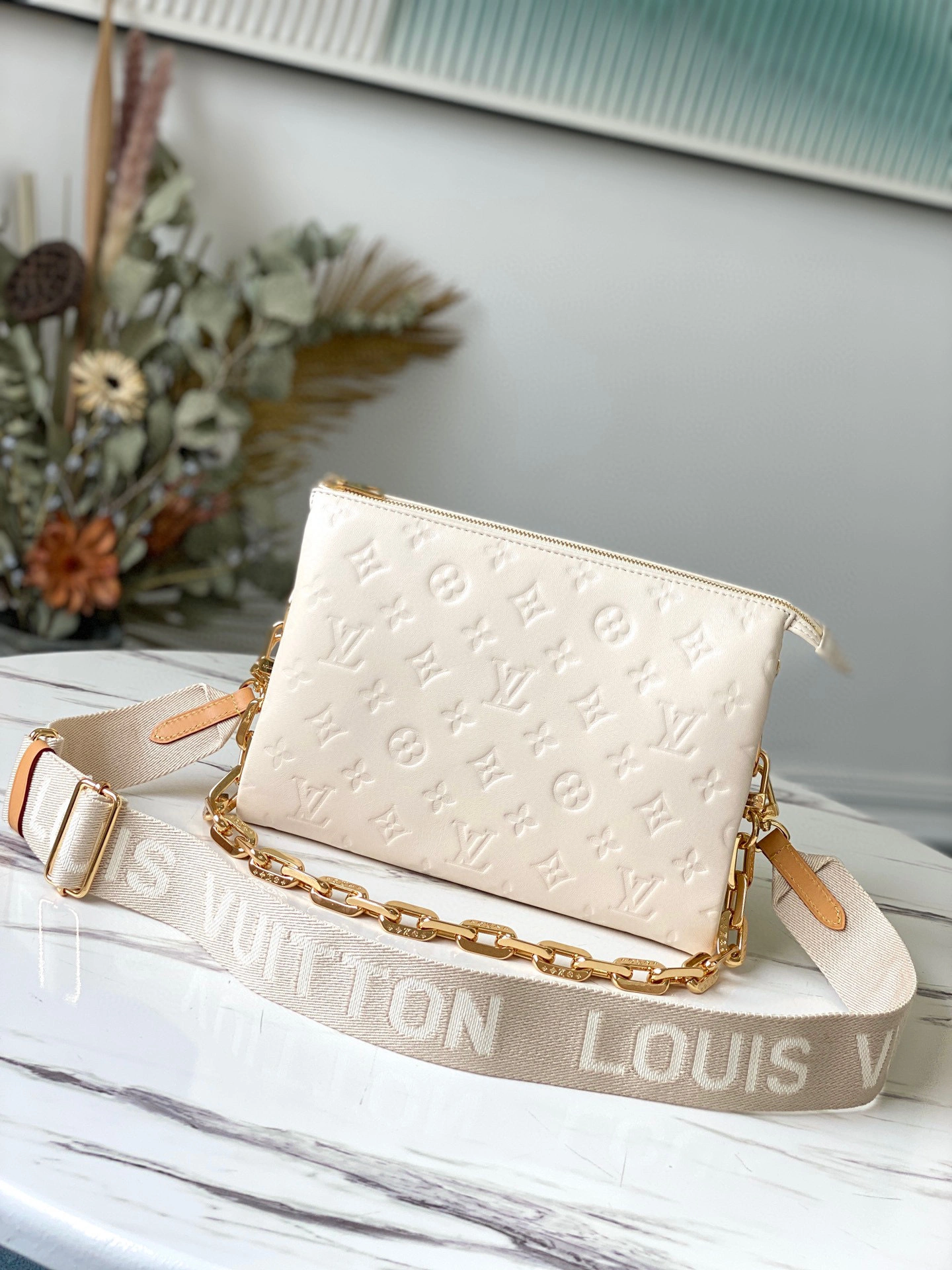 *MOMO-- M57793 Coussin item : A-B00J7419T 174