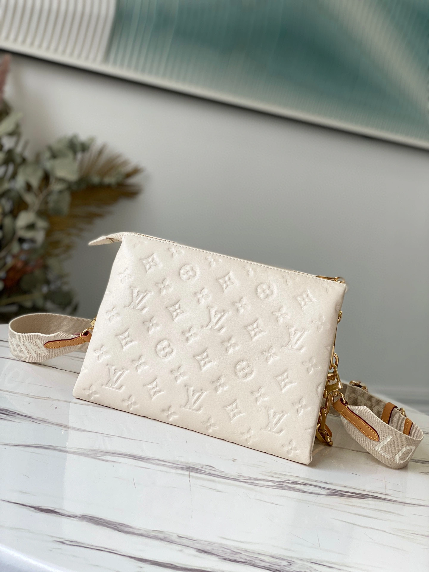 *MOMO-- M57793 Coussin item : A-B00J7419T 174
