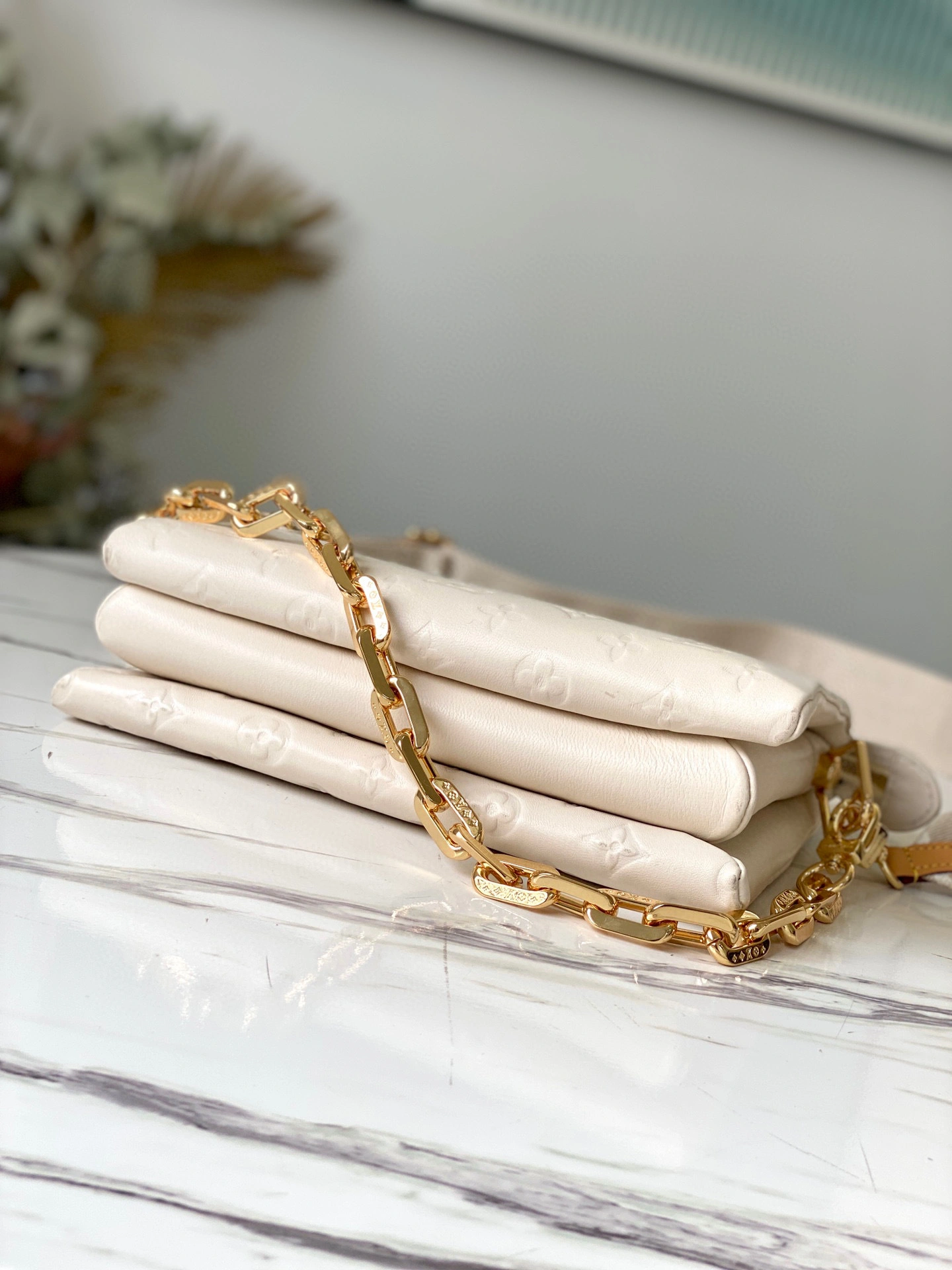 *MOMO-- M57793 Coussin item : A-B00J7419T 174