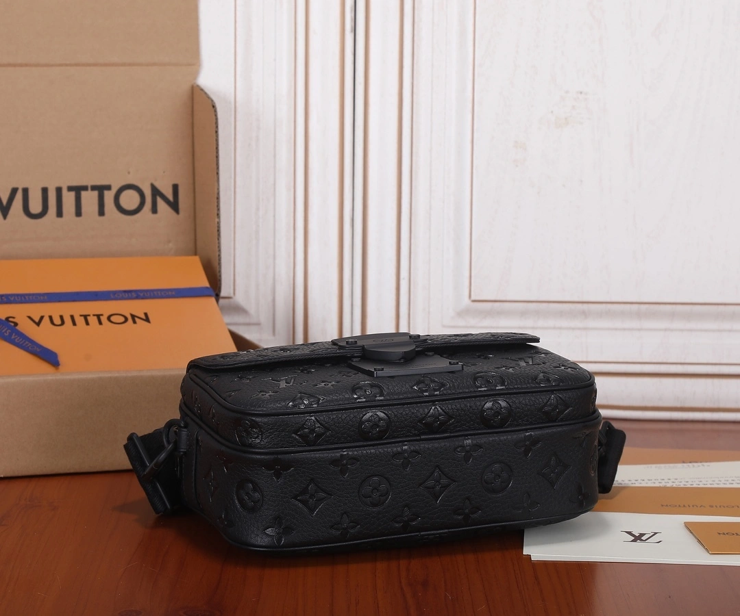 &MOMO-- M58489 item：C-B000I2511V