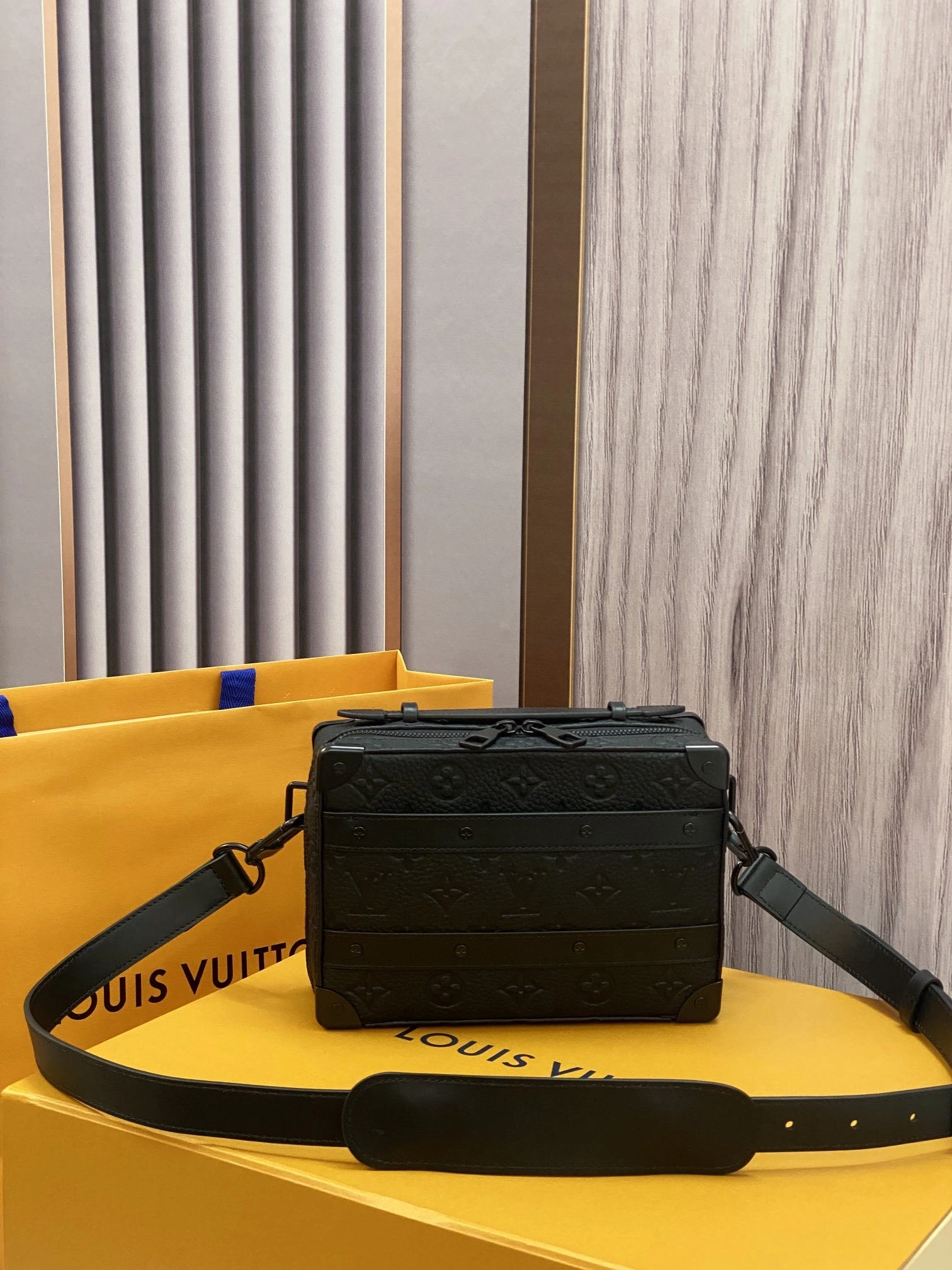 MOMO-- M59163 item：C-B808E3108R