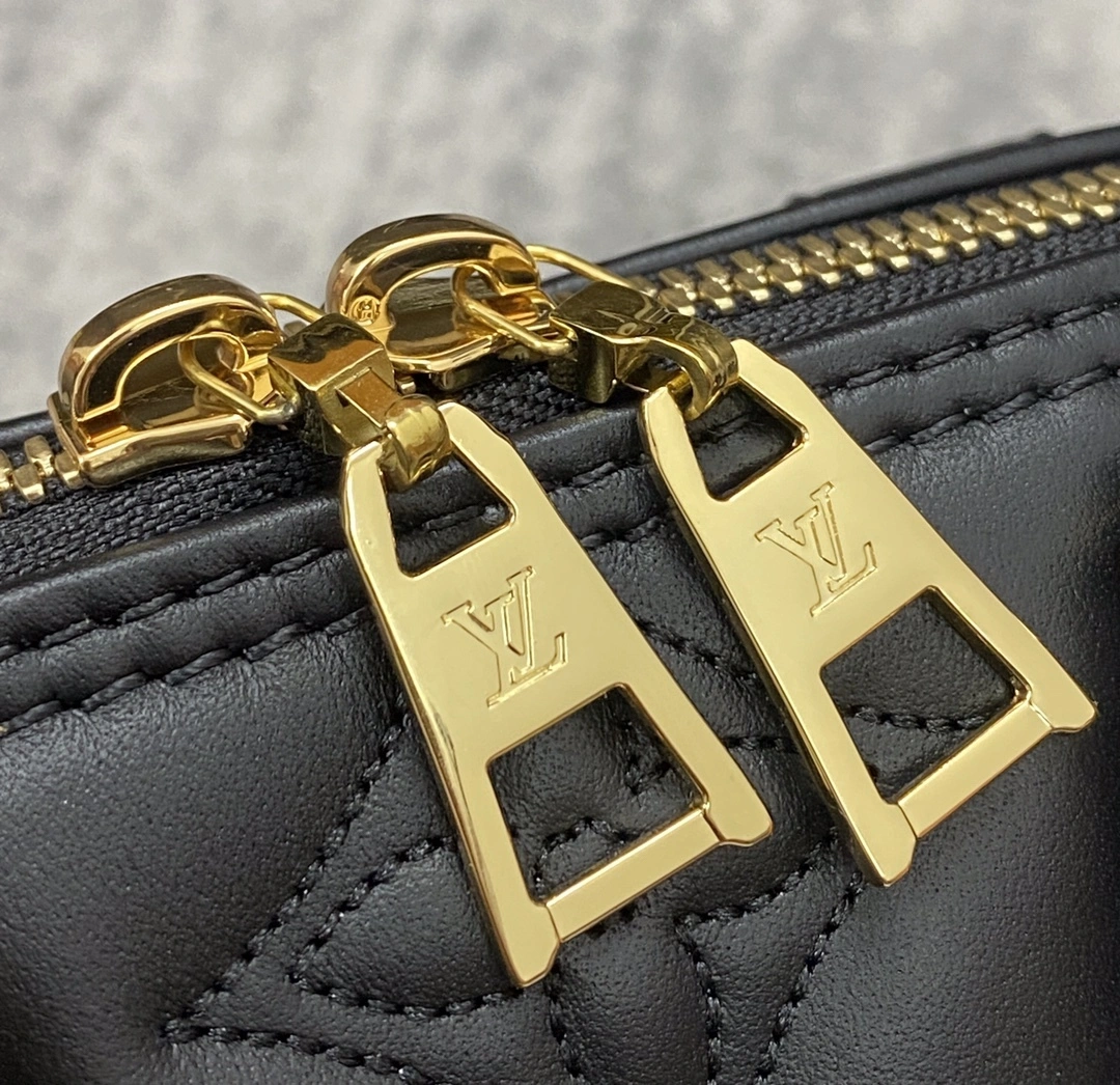 MOMO-- M59793 item：C-B808E3117R