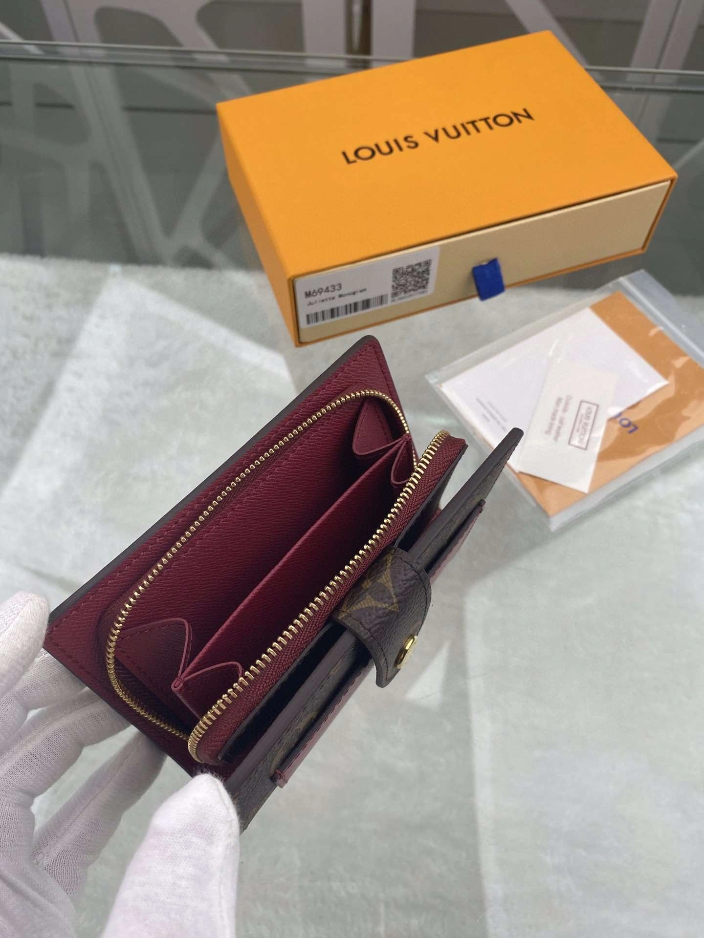 *MOMO-- M69433 cowhide item : A-B040G3019