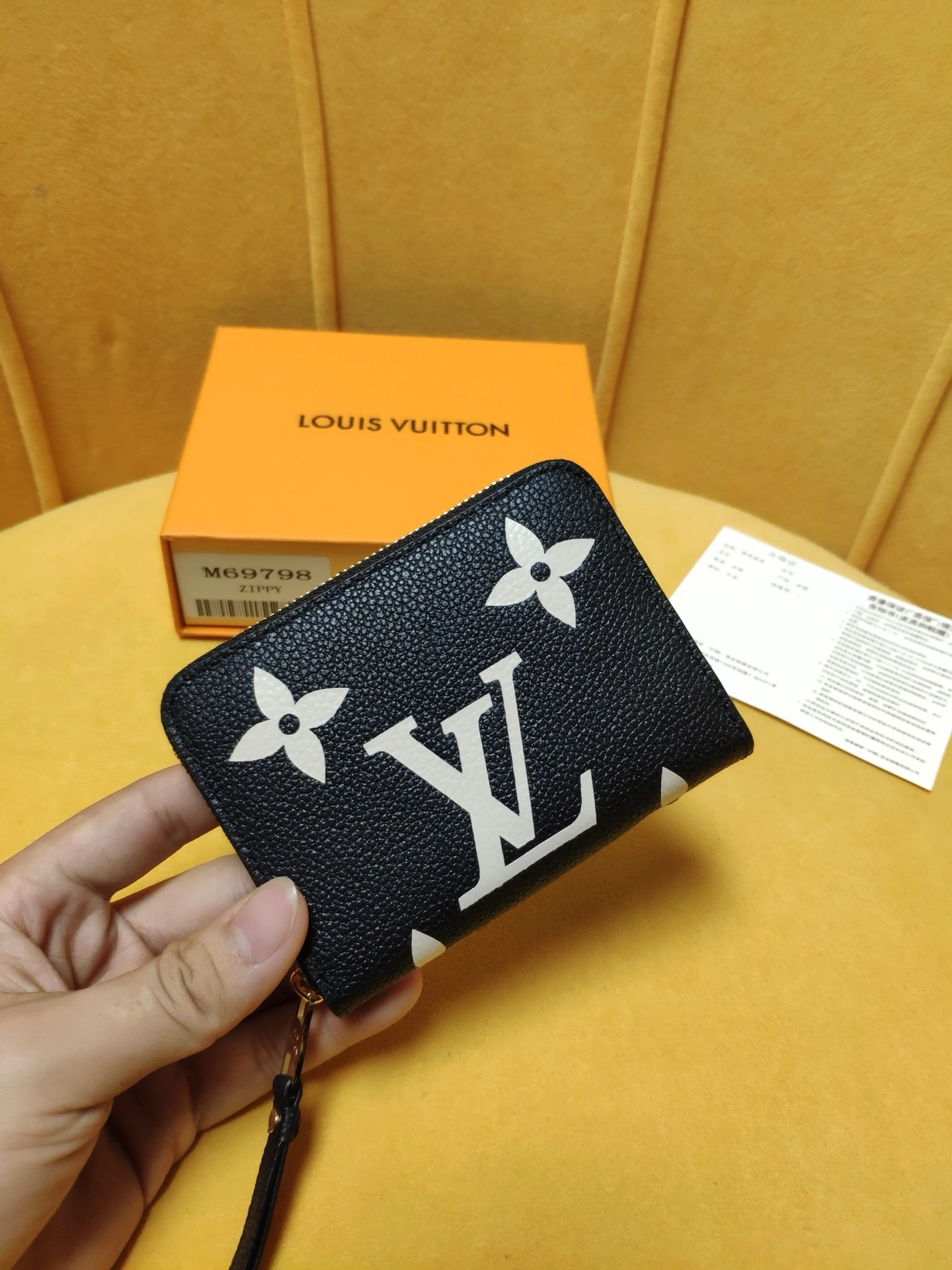MOMO-- M69787 item：C-B808F1852R