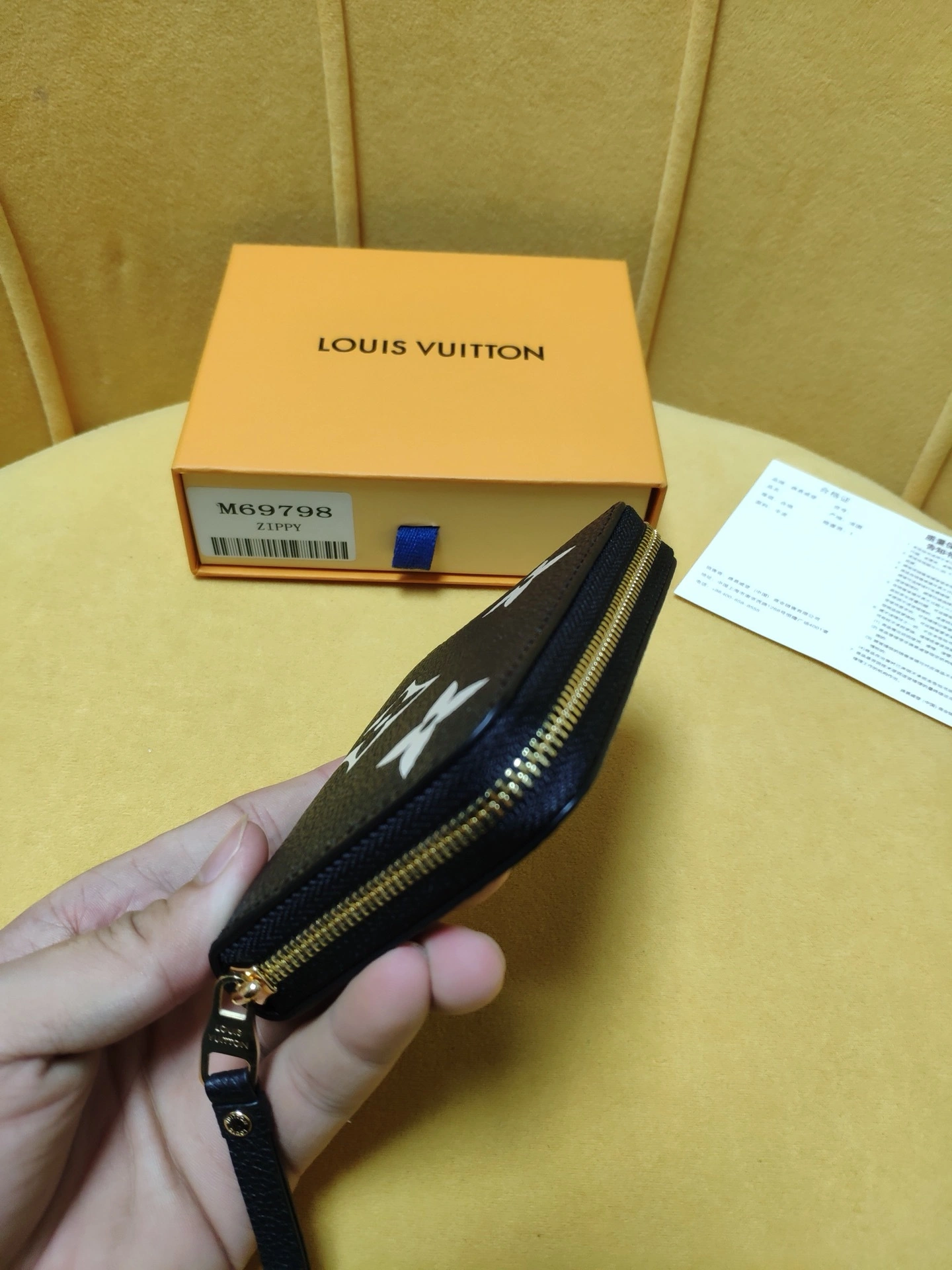 MOMO-- M69787 item：C-B808F1852R