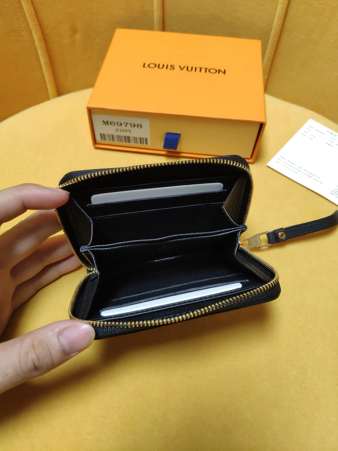 MOMO-- M69787 item：C-B808F1852R