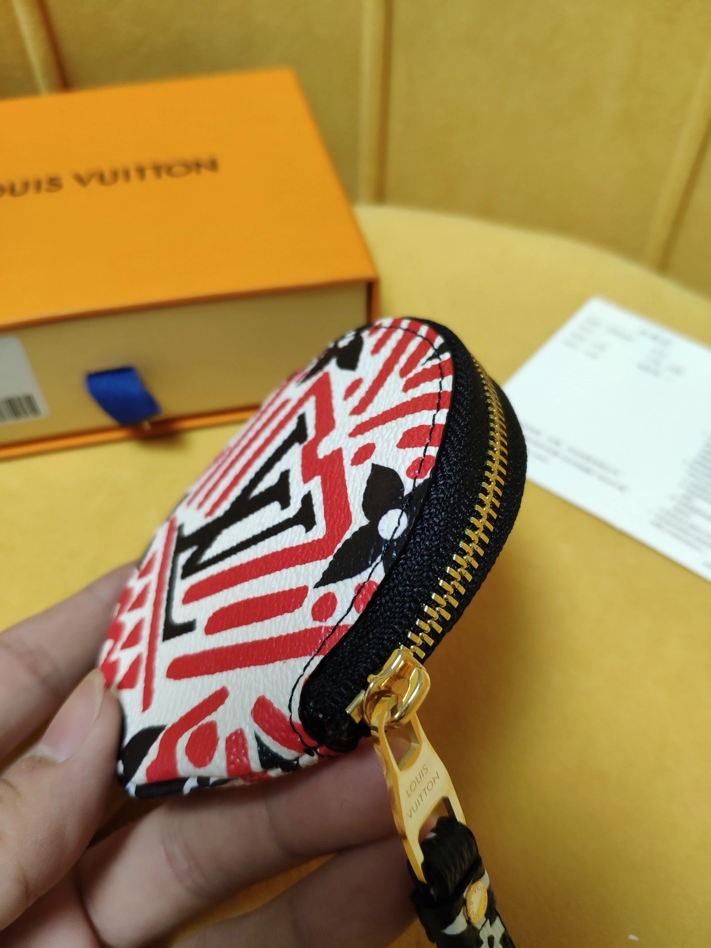 MOMO-- M69787 item：C-B808F1853R