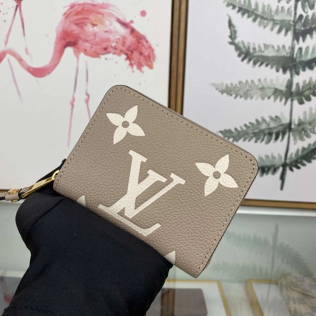 &MOMO-- M69797 cowhide item : A-B106H0230