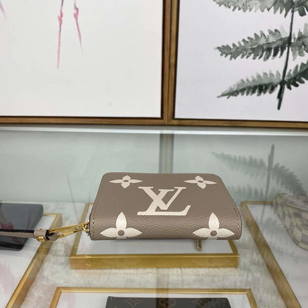 &MOMO-- M69797 cowhide item : A-B106H0230