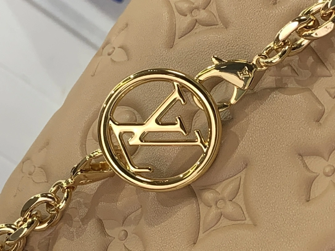 MOMO-- M80818 item：C-B063I3018V