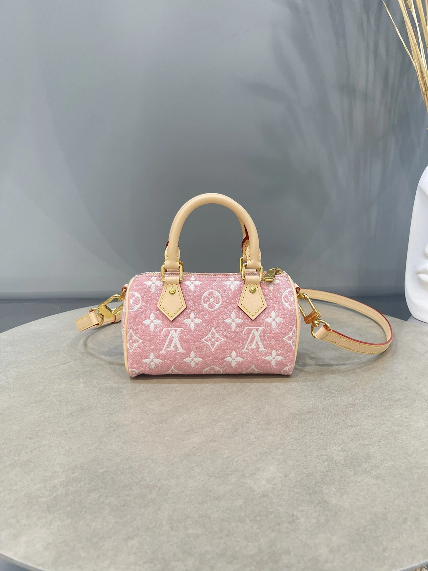 MOMO-- M81213 high quality version item：C-B007F1421R