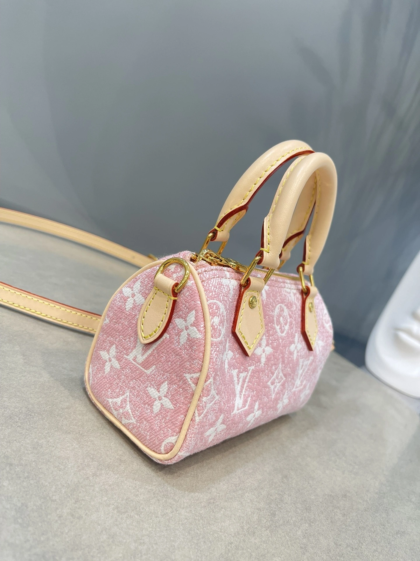 MOMO-- M81213 high quality version item：C-B007F1421R
