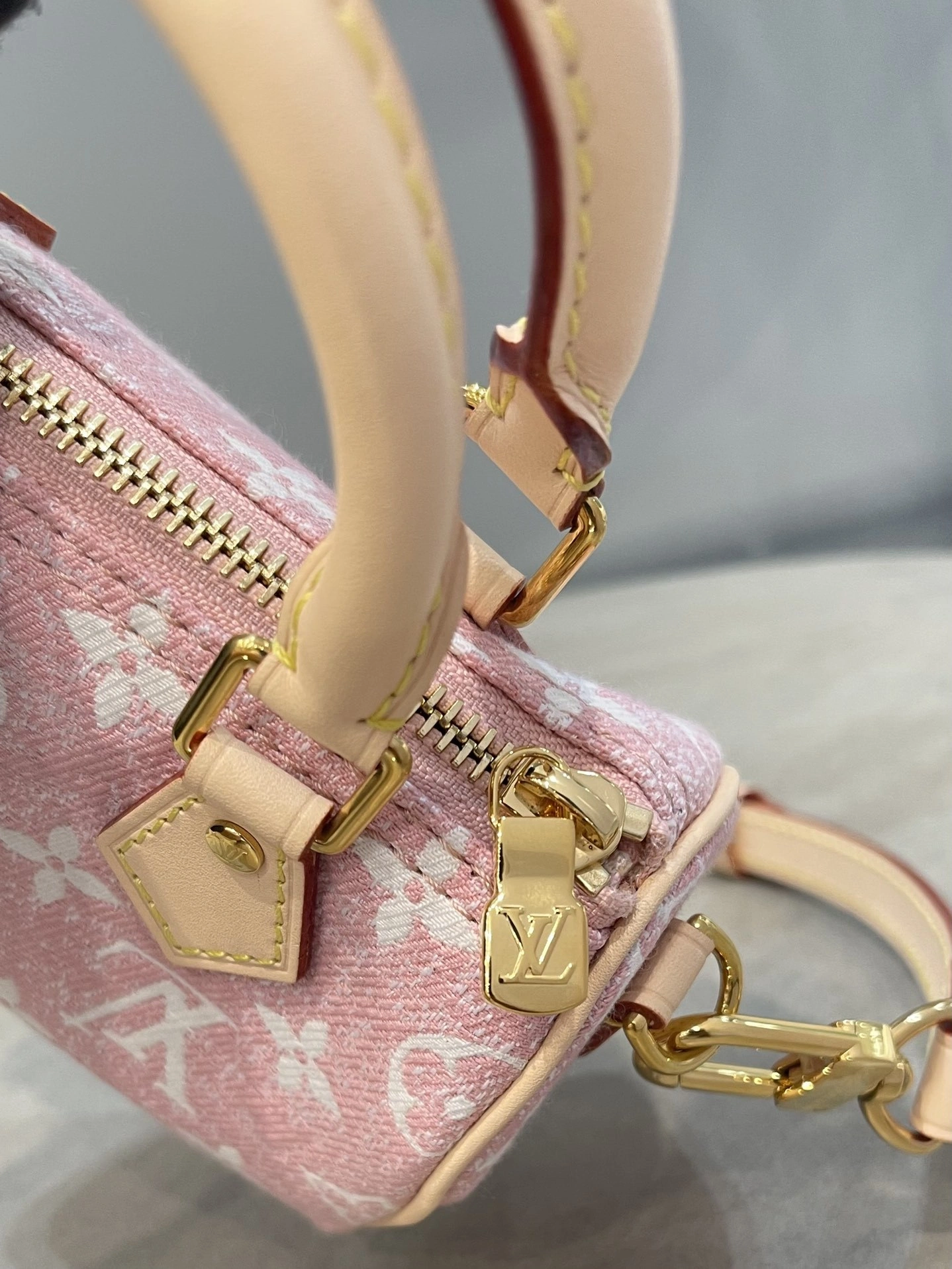 MOMO-- M81213 high quality version item：C-B007F1421R
