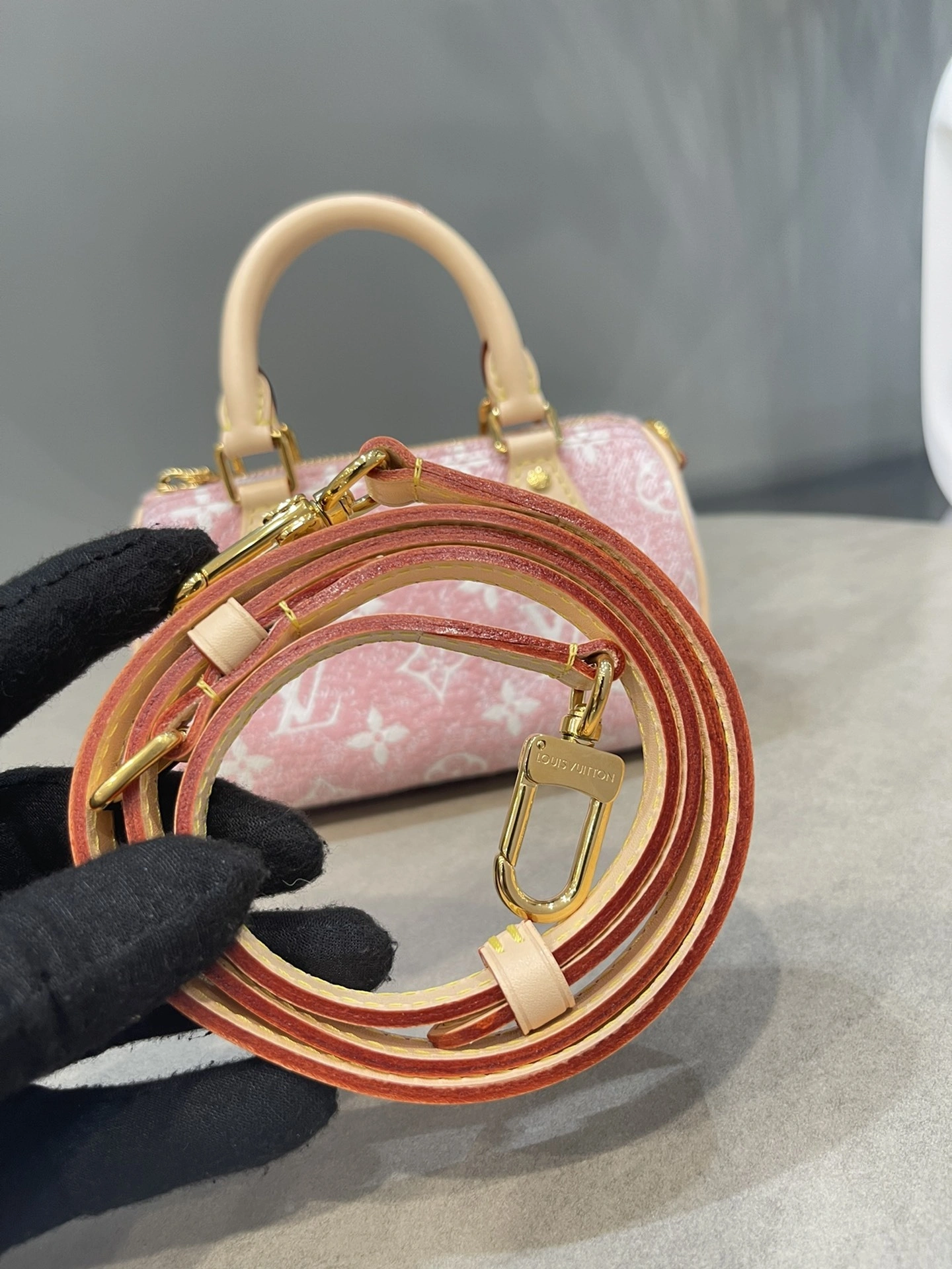 MOMO-- M81213 high quality version item：C-B007F1421R