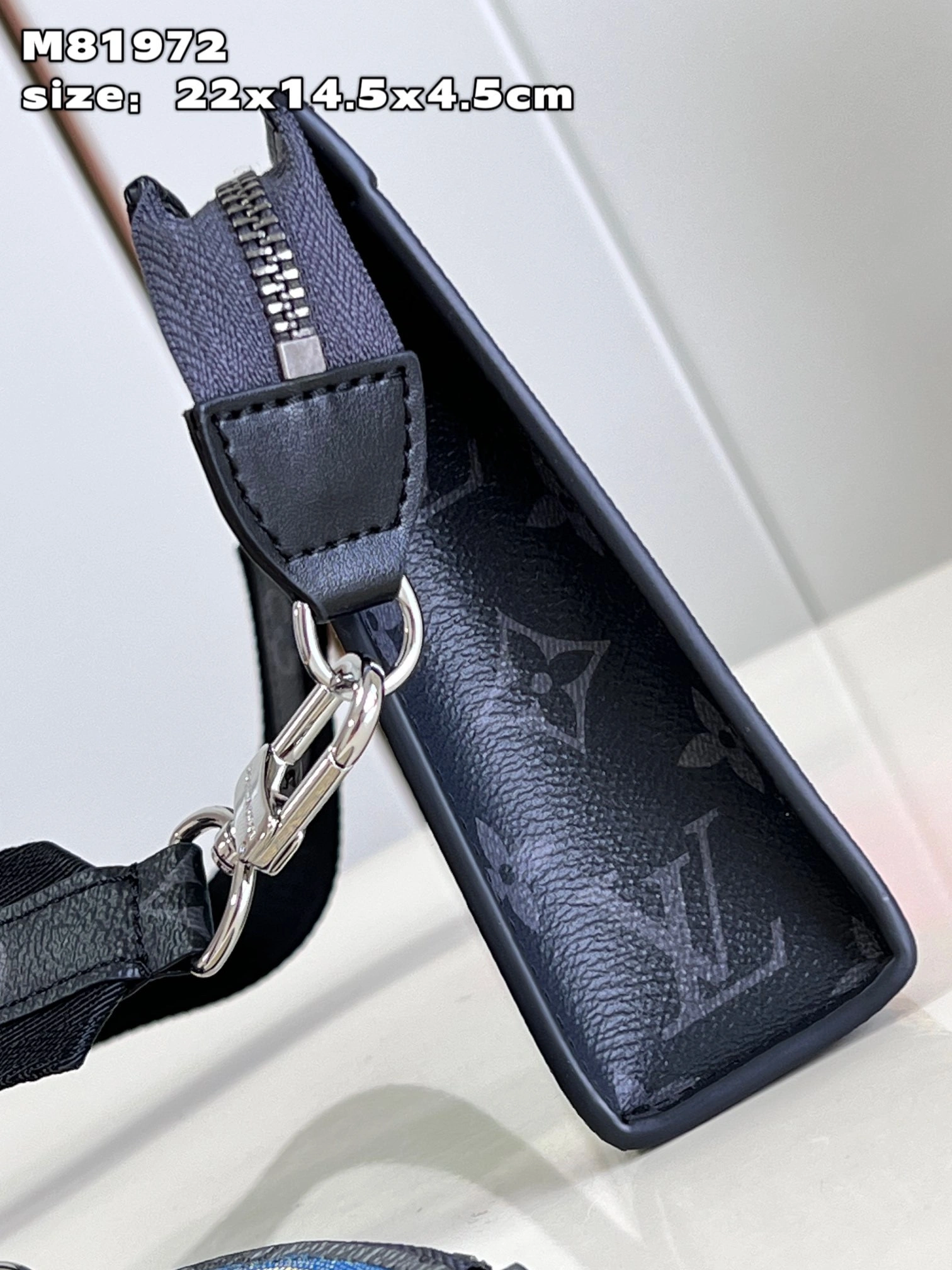 MOMO-- M81972 item：C-B479F0990R