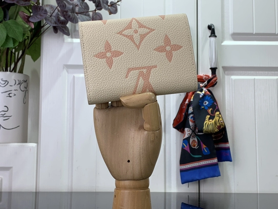 MOMO-- M82062 item:D-B174A1508