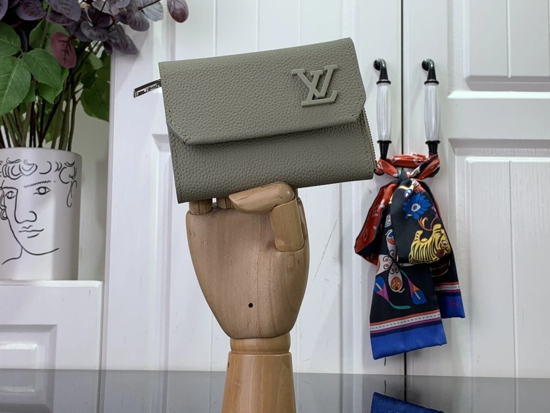 MOMO-- M82410 item:D-B174A1526