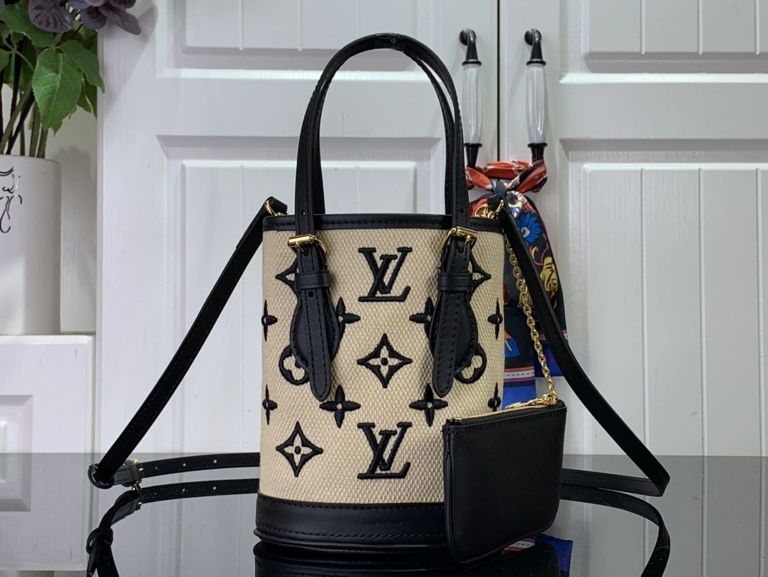 &MOMO-- M82418 item：C-B063I2522V