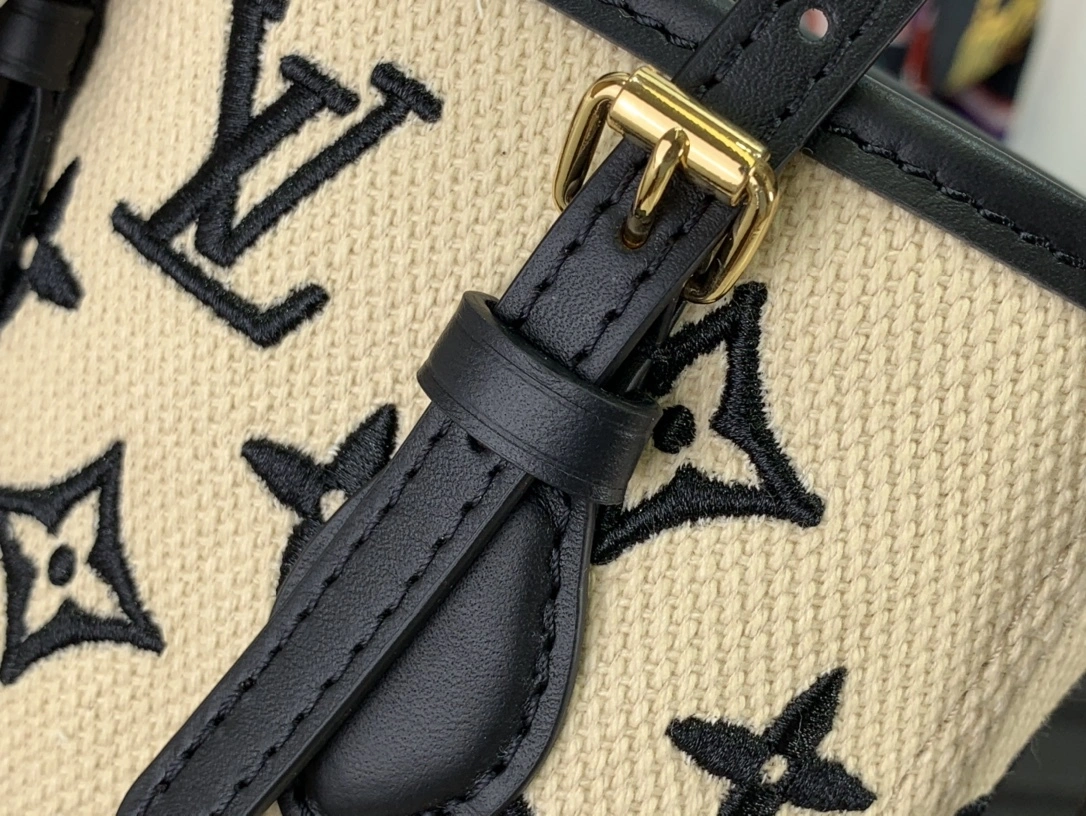 &MOMO-- M82418 item：C-B063I2522V