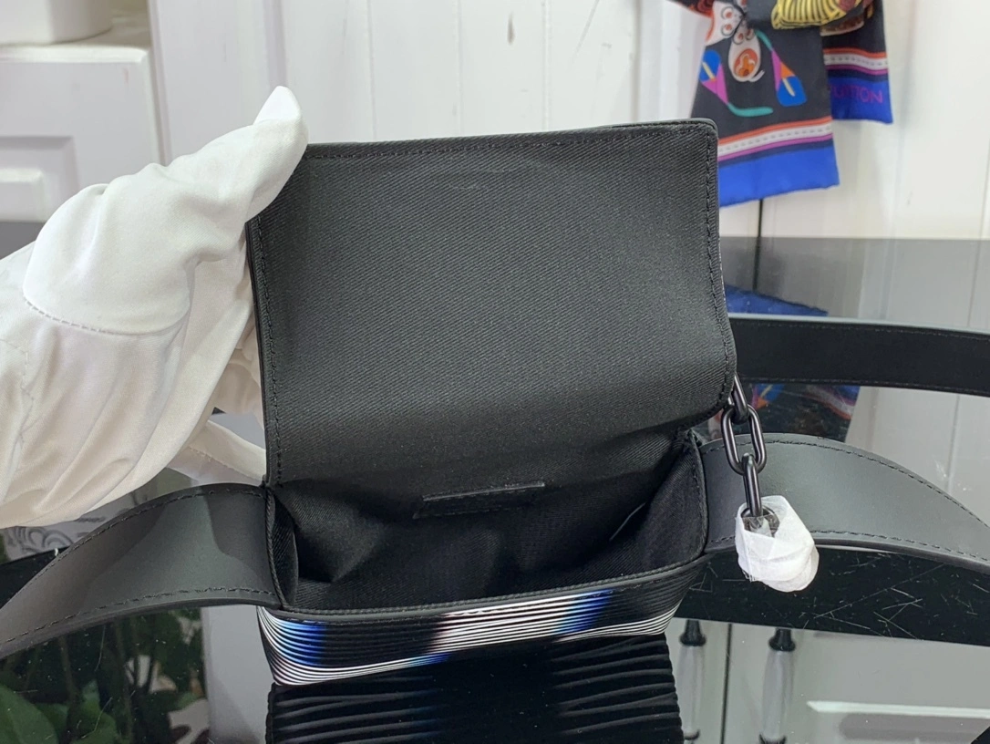 MOMO-- M82817 item:D-B174A1533