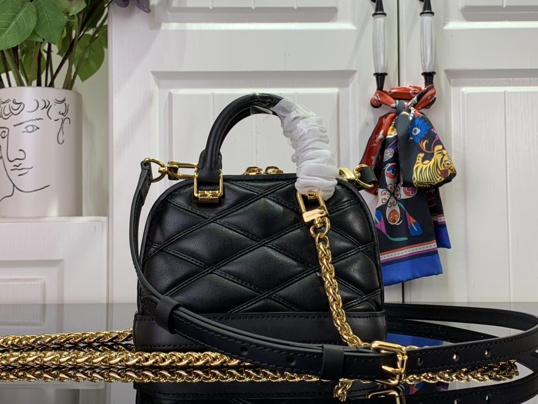 MOMO-- M83048 sheepskin item:D-B174D1532
