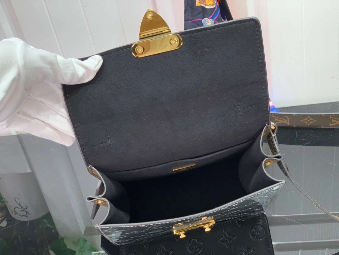 MOMO-- M90376 cowhide item :174B58E0715