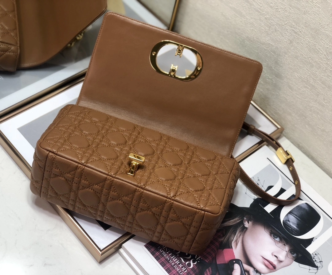 MOMO-- M9242UWHC-M43U item：C-B063G3000R