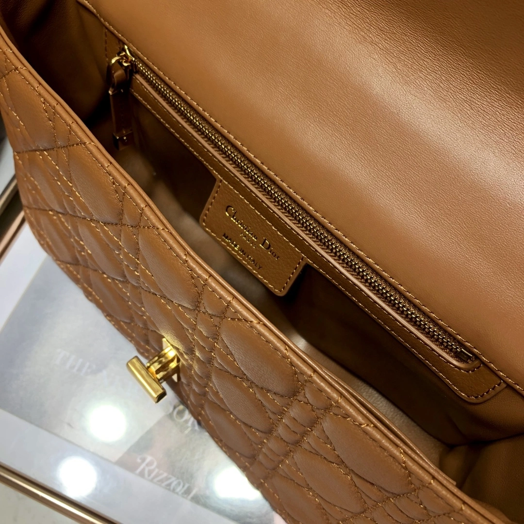 MOMO-- M9242UWHC-M43U item：C-B063G3000R