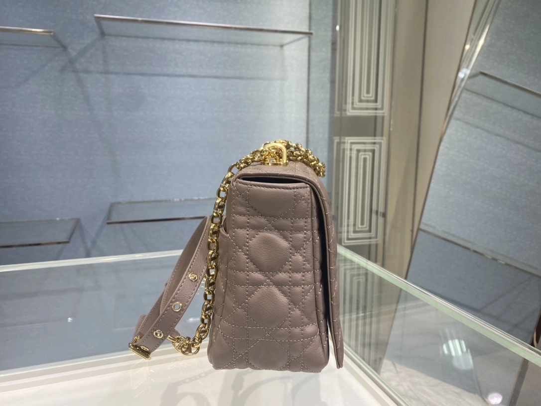 MOMO-- M9243UWHC-M45M high quality version item：C-B063H1737R