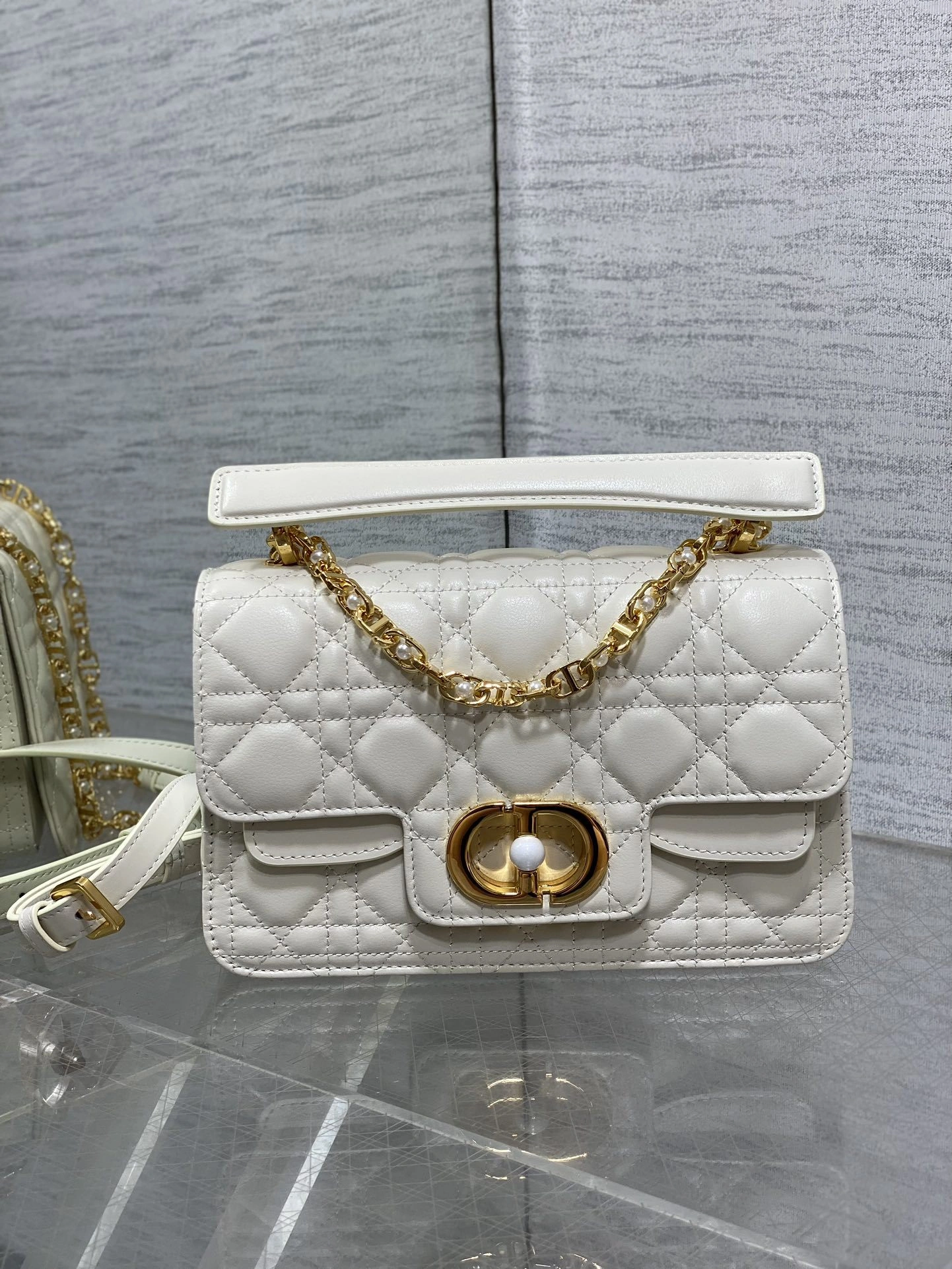 MOMO---M9271UBHI_M030 M9271UBHI-M030 Jolie cowhide item:D-B109D0633