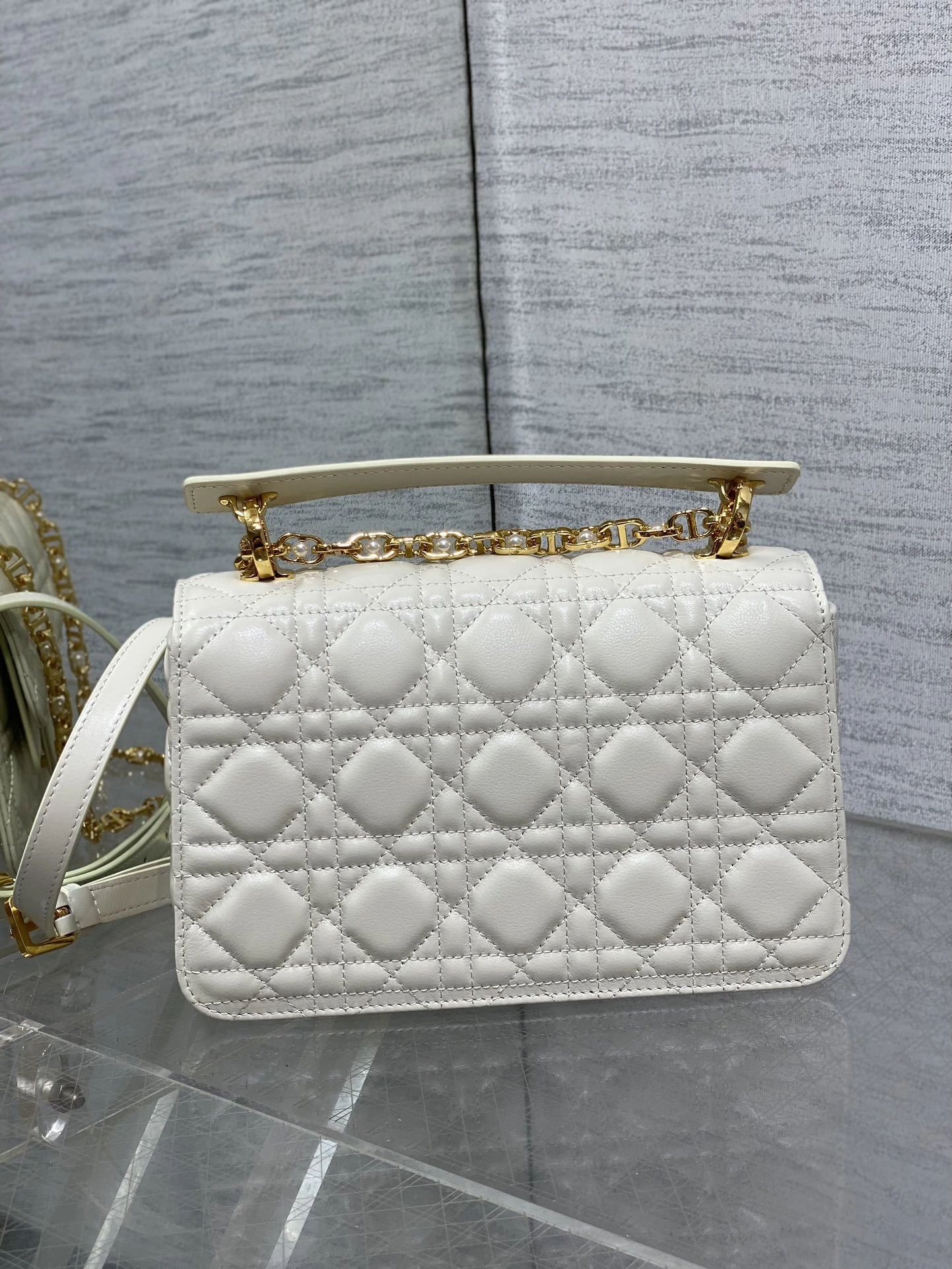 MOMO---M9271UBHI_M030 M9271UBHI-M030 Jolie cowhide item:D-B109D0633