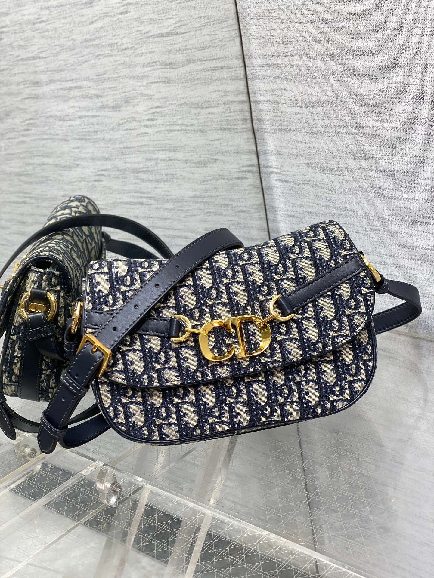 MOMO---M9380UTZQ_M928 M9380UTZQ-M928 Besace item:D-B063D0688