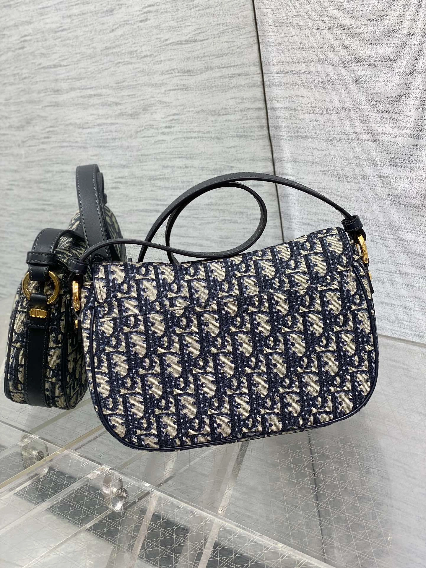 MOMO---M9380UTZQ_M928 M9380UTZQ-M928 Besace item:D-B063D0688
