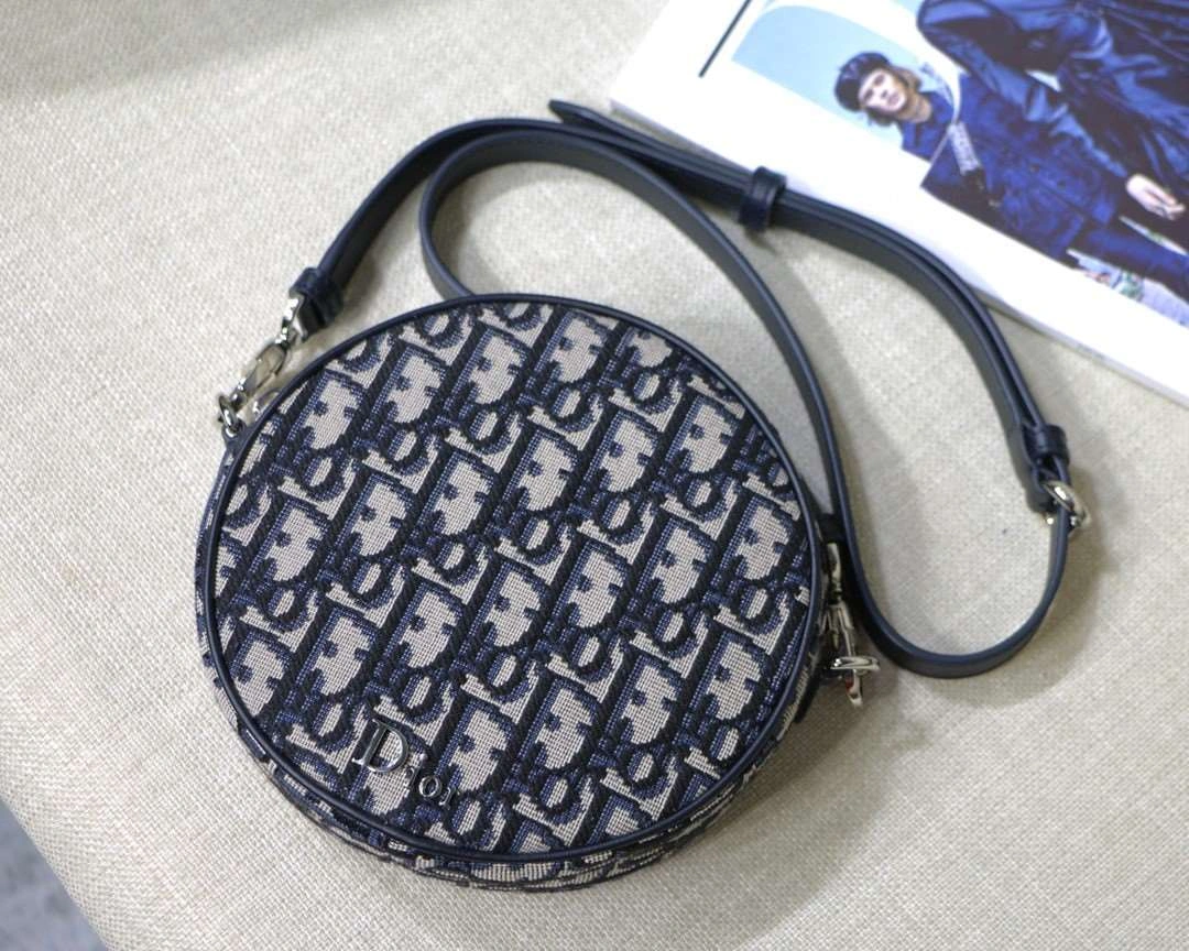 *MOMO---M9990PTZQ-M928 oblique item : A-B077H0546L