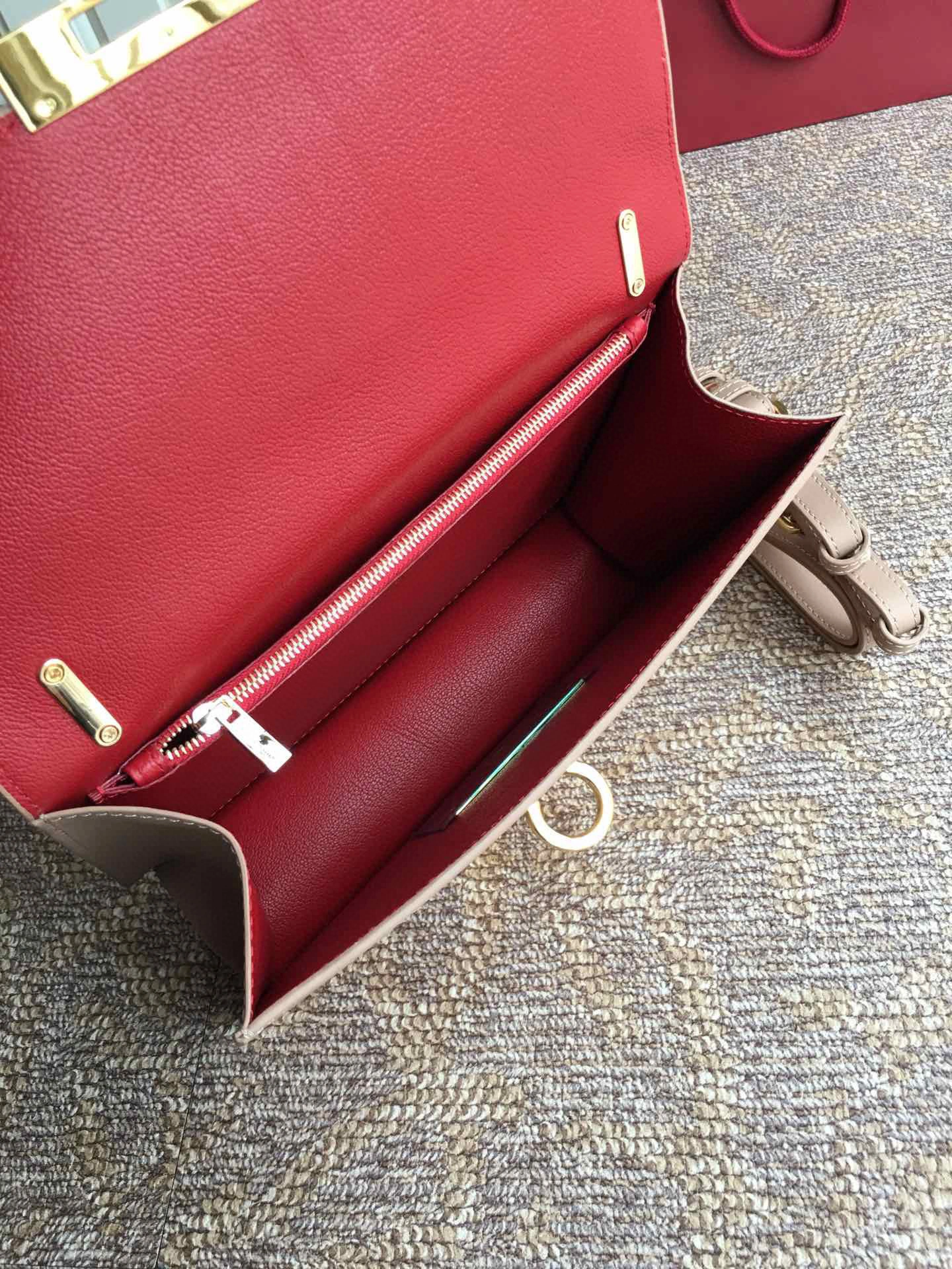 MOMO---Medium Cowhide Gancio high quality version item : 183B12K2541-3