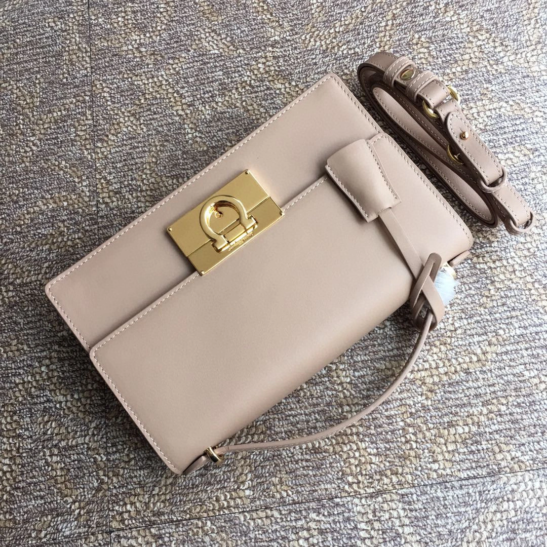 MOMO---Medium Cowhide Gancio high quality version item : 183B12K2541-3