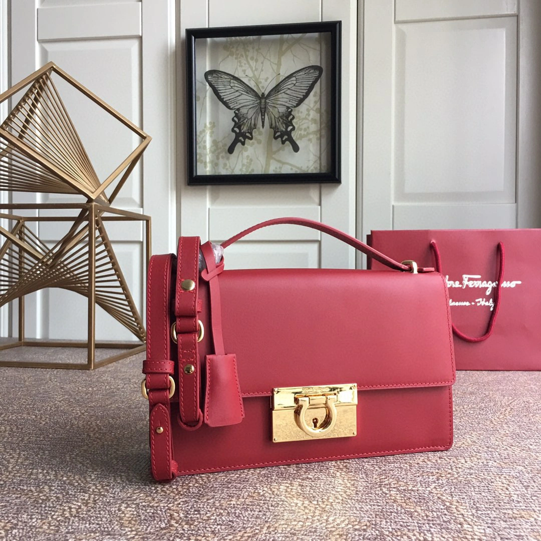 MOMO---Medium Cowhide Gancio high quality version item : 183B12K2541-3