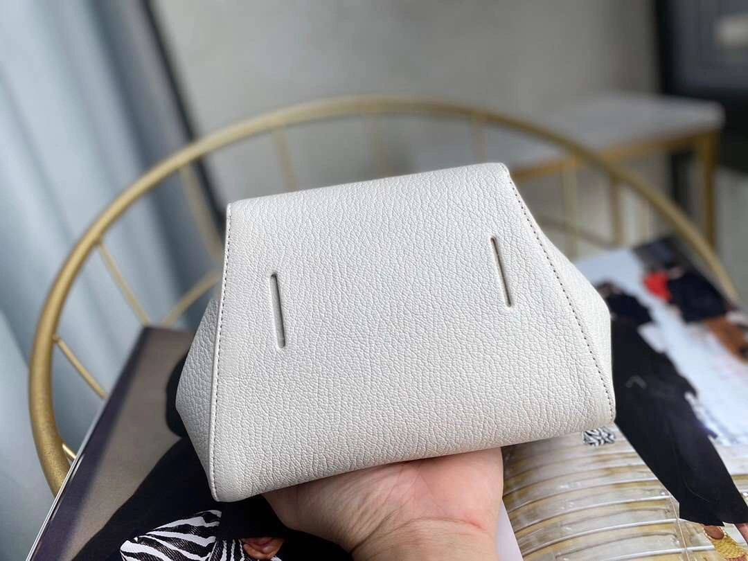 *MOMO-- Mini Angel bag cowhide 2colour item：063B85E1006-2