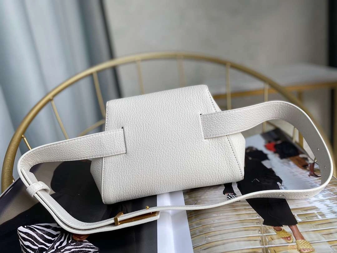 *MOMO-- Mini Angel bag cowhide 2colour item：063B85E1006-2